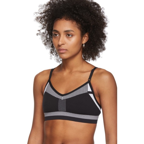 Nike Women’s Indy Flyknit Sports Bra Size large Black White Dri-FIT - Picture 1 of 8